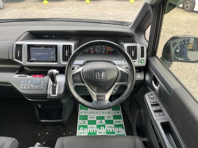 ステップワゴンスパーダ Z BT接続ナビ地デジBカメラ後席モニター両側電動ドアETC ビ TV 両側電動スライドドア HID スマートキー アイドリングストップ 電動格納ミラー 後席モニター 3列シート CVT(29枚目)