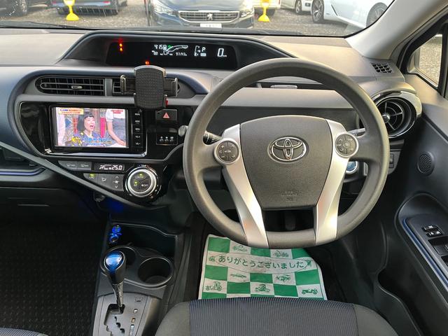 アクア Ｓ　ＥＴＣ　バックカメラ　ナビ　ＴＶ　アルミホイール　オートライト　スマートキー　アイドリングストップ　電動格納ミラー　ＣＶＴ　衝突安全ボディ　ＡＢＳ　ＥＳＣ　Ｂｌｕｅｔｏｏｔｈ　エアコン（2枚目）