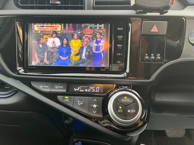アクア Ｓ　ＥＴＣ　バックカメラ　ナビ　ＴＶ　アルミホイール　オートライト　スマートキー　アイドリングストップ　電動格納ミラー　ＣＶＴ　衝突安全ボディ　ＡＢＳ　ＥＳＣ　Ｂｌｕｅｔｏｏｔｈ　エアコン（4枚目）
