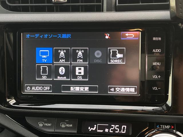 アクア Ｓ　ＥＴＣ　バックカメラ　ナビ　ＴＶ　アルミホイール　オートライト　スマートキー　アイドリングストップ　電動格納ミラー　ＣＶＴ　衝突安全ボディ　ＡＢＳ　ＥＳＣ　Ｂｌｕｅｔｏｏｔｈ　エアコン（6枚目）