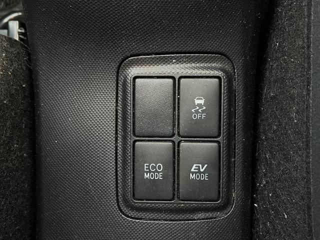 アクア Ｓ　ＥＴＣ　バックカメラ　ナビ　ＴＶ　アルミホイール　オートライト　スマートキー　アイドリングストップ　電動格納ミラー　ＣＶＴ　衝突安全ボディ　ＡＢＳ　ＥＳＣ　Ｂｌｕｅｔｏｏｔｈ　エアコン（9枚目）