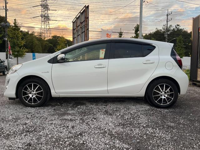 アクア Ｓ　ＥＴＣ　バックカメラ　ナビ　ＴＶ　アルミホイール　オートライト　スマートキー　アイドリングストップ　電動格納ミラー　ＣＶＴ　衝突安全ボディ　ＡＢＳ　ＥＳＣ　Ｂｌｕｅｔｏｏｔｈ　エアコン（13枚目）