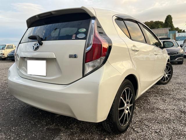 アクア Ｓ　ＥＴＣ　バックカメラ　ナビ　ＴＶ　アルミホイール　オートライト　スマートキー　アイドリングストップ　電動格納ミラー　ＣＶＴ　衝突安全ボディ　ＡＢＳ　ＥＳＣ　Ｂｌｕｅｔｏｏｔｈ　エアコン（15枚目）