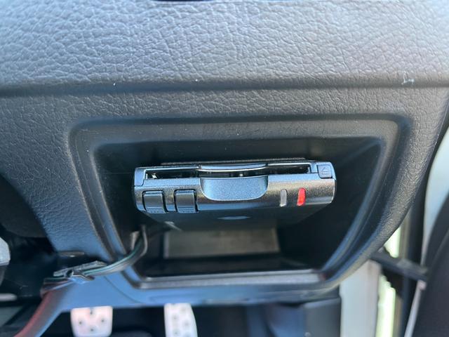 コペン アクティブトップ 5速MTレザーパック/ダックテール ETC キーレスエントリー シートヒーター MT ABS アルミホイール 衝突安全ボディ エアコン パワーステアリング パワーウィンドウ(8枚目)