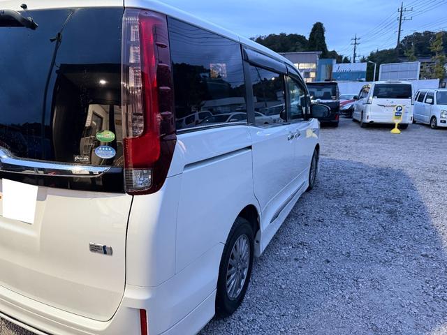 エスクァイア ハイブリッドＧｉ　モデリスタエアロＢＴ接続ナビ後席モニター地デジＢカメラ両側電動ドア　オートクルーズコントロール　ＬＥＤヘッドランプ　スマートキー　電動格納ミラー　シートヒーター　後席モニター　３列シート　ＣＶＴ（23枚目）