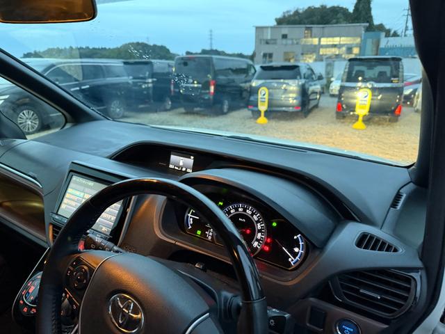 エスクァイア ハイブリッドＧｉ　モデリスタエアロＢＴ接続ナビ後席モニター地デジＢカメラ両側電動ドア　オートクルーズコントロール　ＬＥＤヘッドランプ　スマートキー　電動格納ミラー　シートヒーター　後席モニター　３列シート　ＣＶＴ（39枚目）