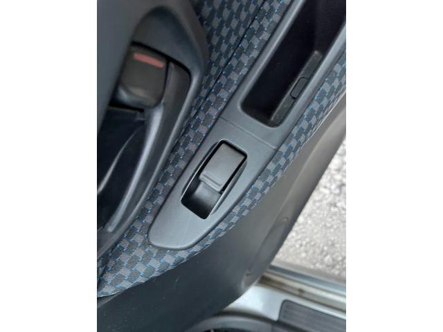 インプレッサ 1.5iスペシャル 5速MTアプライド最終G型1オーナーフルノーマル キーレスエントリー 電動格納ミラー CD 衝突安全ボディ ABS エアコン パワーステアリング パワーウィンドウ(35枚目)