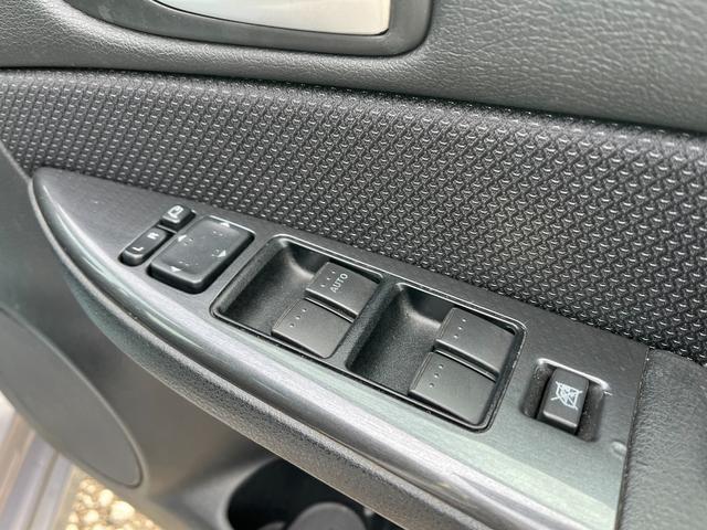 マツダスピードアテンザ ベースグレード　６速ＭＴスマートキーＥＴＣ　４ＷＤ　ＥＴＣ　アルミホイール　ＨＩＤ　ＭＴ　電動格納ミラー　盗難防止システム　ＣＤ　ＭＤ　衝突安全ボディ　ＡＢＳ　ＥＳＣ　エアコン　パワーステアリング　パワーウィンドウ（9枚目）