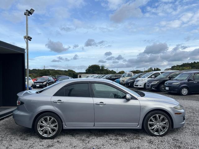 マツダスピードアテンザ ベースグレード　６速ＭＴスマートキーＥＴＣ　４ＷＤ　ＥＴＣ　アルミホイール　ＨＩＤ　ＭＴ　電動格納ミラー　盗難防止システム　ＣＤ　ＭＤ　衝突安全ボディ　ＡＢＳ　ＥＳＣ　エアコン　パワーステアリング　パワーウィンドウ（13枚目）