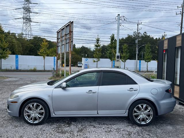 マツダスピードアテンザ ベースグレード　６速ＭＴスマートキーＥＴＣ　４ＷＤ　ＥＴＣ　アルミホイール　ＨＩＤ　ＭＴ　電動格納ミラー　盗難防止システム　ＣＤ　ＭＤ　衝突安全ボディ　ＡＢＳ　ＥＳＣ　エアコン　パワーステアリング　パワーウィンドウ（19枚目）