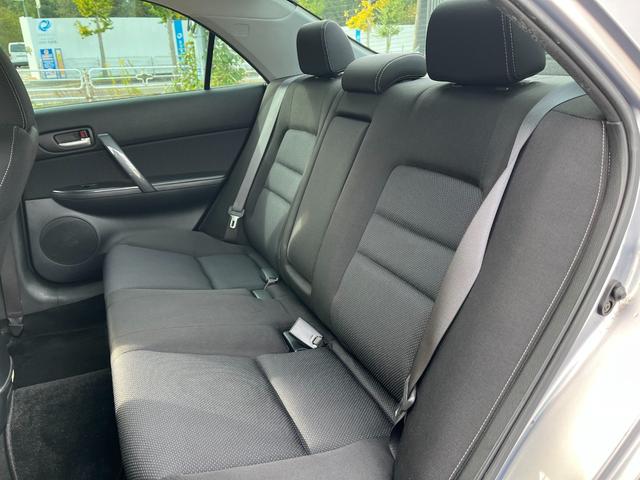 マツダスピードアテンザ ベースグレード　６速ＭＴスマートキーＥＴＣ　４ＷＤ　ＥＴＣ　アルミホイール　ＨＩＤ　ＭＴ　電動格納ミラー　盗難防止システム　ＣＤ　ＭＤ　衝突安全ボディ　ＡＢＳ　ＥＳＣ　エアコン　パワーステアリング　パワーウィンドウ（28枚目）