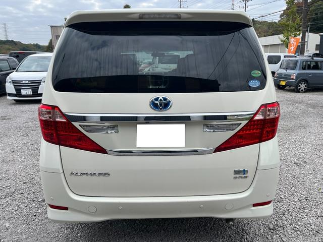 アルファードハイブリッド Ｇ　４ＷＤ　ＥＴＣ　全周囲カメラ　ナビ　ＴＶ　クリアランスソナー　オートクルーズコントロール　両側電動スライドドア　ＨＩＤ　スマートキー　電動格納ミラー　３列シート　パワーシート　オットマン　ＣＶＴ（16枚目）