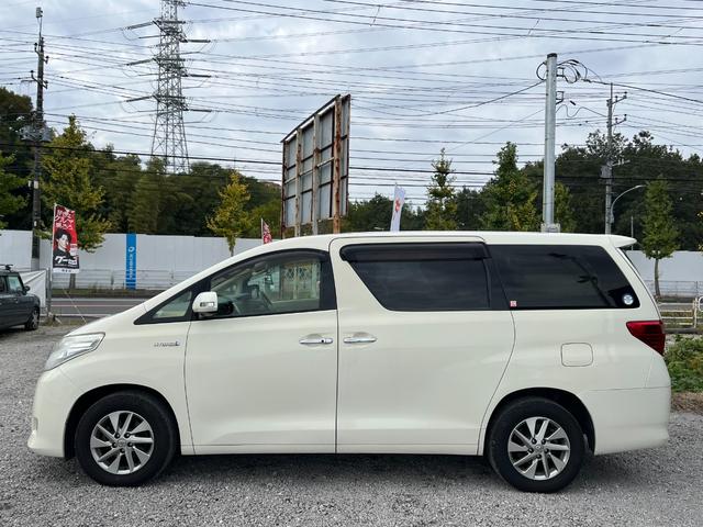 アルファードハイブリッド Ｇ　４ＷＤ　ＥＴＣ　全周囲カメラ　ナビ　ＴＶ　クリアランスソナー　オートクルーズコントロール　両側電動スライドドア　ＨＩＤ　スマートキー　電動格納ミラー　３列シート　パワーシート　オットマン　ＣＶＴ（27枚目）