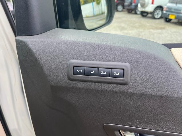 アルファードハイブリッド Ｇ　４ＷＤ　ＥＴＣ　全周囲カメラ　ナビ　ＴＶ　クリアランスソナー　オートクルーズコントロール　両側電動スライドドア　ＨＩＤ　スマートキー　電動格納ミラー　３列シート　パワーシート　オットマン　ＣＶＴ（29枚目）