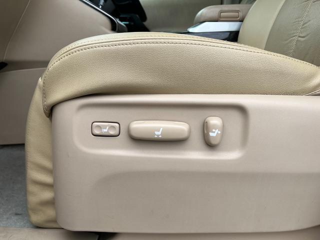 アルファードハイブリッド Ｇ　４ＷＤ　ＥＴＣ　全周囲カメラ　ナビ　ＴＶ　クリアランスソナー　オートクルーズコントロール　両側電動スライドドア　ＨＩＤ　スマートキー　電動格納ミラー　３列シート　パワーシート　オットマン　ＣＶＴ（41枚目）