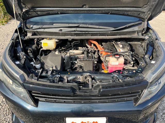 ヴォクシー ハイブリッドＶ　ＥＴＣ　バックカメラ　ナビ　ＴＶ　オートクルーズコントロール　両側電動スライドドア　オートライト　ＬＥＤヘッドランプ　スマートキー　電動格納ミラー　シートヒーター　３列シート　ＣＶＴ　アルミホイール（19枚目）