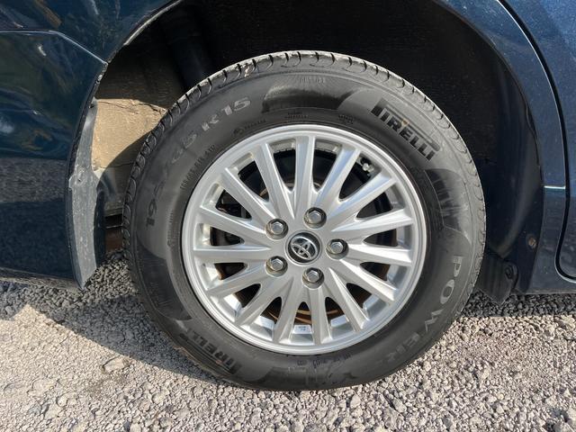 ヴォクシー ハイブリッドＶ　ＥＴＣ　バックカメラ　ナビ　ＴＶ　オートクルーズコントロール　両側電動スライドドア　オートライト　ＬＥＤヘッドランプ　スマートキー　電動格納ミラー　シートヒーター　３列シート　ＣＶＴ　アルミホイール（20枚目）