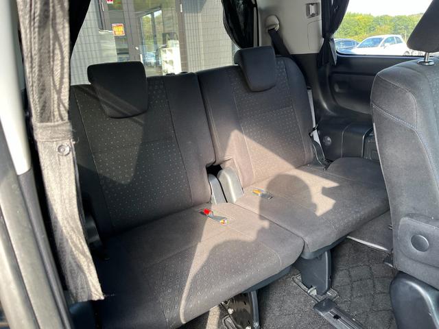 ヴォクシー ハイブリッドＶ　ＥＴＣ　バックカメラ　ナビ　ＴＶ　オートクルーズコントロール　両側電動スライドドア　オートライト　ＬＥＤヘッドランプ　スマートキー　電動格納ミラー　シートヒーター　３列シート　ＣＶＴ　アルミホイール（36枚目）