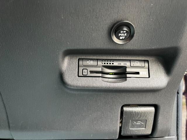 プリウス Ｓ　後期型ＢＴ接続ナビＢカメラ地デジ車検二年　ＥＴＣ　バックカメラ　ナビ　ＴＶ　アルミホイール　オートライト　ＨＩＤ　ＣＶＴ　スマートキー　電動格納ミラー　盗難防止システム　ＣＤ　ＤＶＤ再生（13枚目）