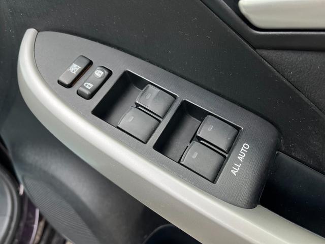 プリウス Ｓ　後期型ＢＴ接続ナビＢカメラ地デジ車検二年　ＥＴＣ　バックカメラ　ナビ　ＴＶ　アルミホイール　オートライト　ＨＩＤ　ＣＶＴ　スマートキー　電動格納ミラー　盗難防止システム　ＣＤ　ＤＶＤ再生（14枚目）