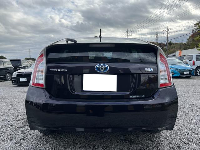 プリウス Ｓ　後期型ＢＴ接続ナビＢカメラ地デジ車検二年　ＥＴＣ　バックカメラ　ナビ　ＴＶ　アルミホイール　オートライト　ＨＩＤ　ＣＶＴ　スマートキー　電動格納ミラー　盗難防止システム　ＣＤ　ＤＶＤ再生（19枚目）