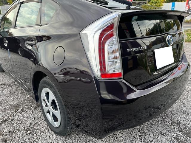 プリウス Ｓ　後期型ＢＴ接続ナビＢカメラ地デジ車検二年　ＥＴＣ　バックカメラ　ナビ　ＴＶ　アルミホイール　オートライト　ＨＩＤ　ＣＶＴ　スマートキー　電動格納ミラー　盗難防止システム　ＣＤ　ＤＶＤ再生（20枚目）