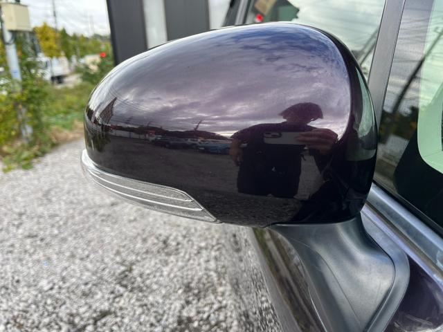 プリウス Ｓ　後期型ＢＴ接続ナビＢカメラ地デジ車検二年　ＥＴＣ　バックカメラ　ナビ　ＴＶ　アルミホイール　オートライト　ＨＩＤ　ＣＶＴ　スマートキー　電動格納ミラー　盗難防止システム　ＣＤ　ＤＶＤ再生（28枚目）