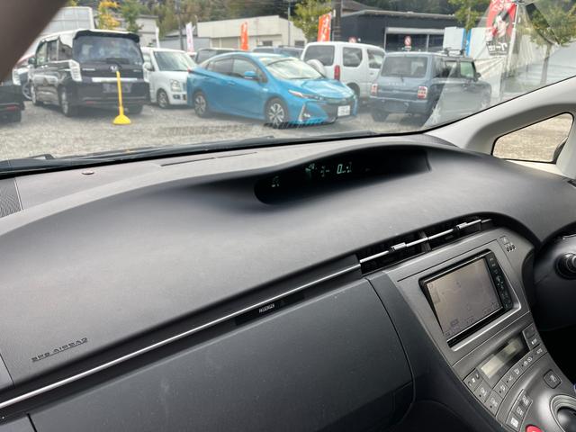 プリウス Ｓ　後期型ＢＴ接続ナビＢカメラ地デジ車検二年　ＥＴＣ　バックカメラ　ナビ　ＴＶ　アルミホイール　オートライト　ＨＩＤ　ＣＶＴ　スマートキー　電動格納ミラー　盗難防止システム　ＣＤ　ＤＶＤ再生（37枚目）