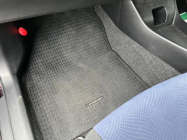 プリウス Ｓ　後期型ＢＴ接続ナビＢカメラ地デジ車検二年　ＥＴＣ　バックカメラ　ナビ　ＴＶ　アルミホイール　オートライト　ＨＩＤ　ＣＶＴ　スマートキー　電動格納ミラー　盗難防止システム　ＣＤ　ＤＶＤ再生（52枚目）