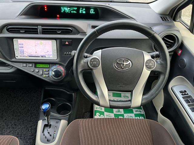 アクア Ｇ　バックカメラ　ナビ　ＴＶ　アルミホイール　オートライト　スマートキー　電動格納ミラー　ＣＶＴ　衝突安全ボディ　ＡＢＳ　ＥＳＣ　Ｂｌｕｅｔｏｏｔｈ　エアコン　パワーステアリング　パワーウィンドウ（2枚目）