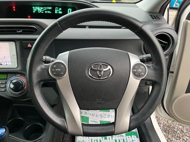 アクア Ｇ　バックカメラ　ナビ　ＴＶ　アルミホイール　オートライト　スマートキー　電動格納ミラー　ＣＶＴ　衝突安全ボディ　ＡＢＳ　ＥＳＣ　Ｂｌｕｅｔｏｏｔｈ　エアコン　パワーステアリング　パワーウィンドウ（3枚目）