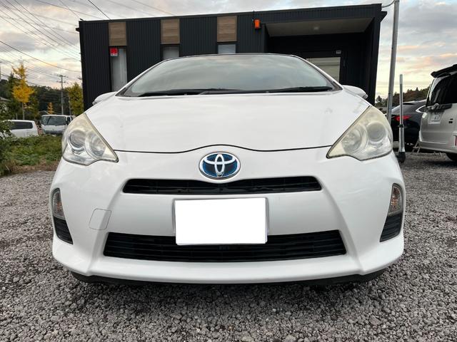 アクア Ｇ　バックカメラ　ナビ　ＴＶ　アルミホイール　オートライト　スマートキー　電動格納ミラー　ＣＶＴ　衝突安全ボディ　ＡＢＳ　ＥＳＣ　Ｂｌｕｅｔｏｏｔｈ　エアコン　パワーステアリング　パワーウィンドウ（12枚目）