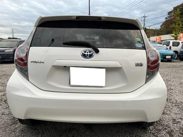 アクア Ｇ　バックカメラ　ナビ　ＴＶ　アルミホイール　オートライト　スマートキー　電動格納ミラー　ＣＶＴ　衝突安全ボディ　ＡＢＳ　ＥＳＣ　Ｂｌｕｅｔｏｏｔｈ　エアコン　パワーステアリング　パワーウィンドウ（14枚目）