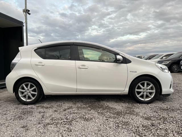 アクア Ｇ　バックカメラ　ナビ　ＴＶ　アルミホイール　オートライト　スマートキー　電動格納ミラー　ＣＶＴ　衝突安全ボディ　ＡＢＳ　ＥＳＣ　Ｂｌｕｅｔｏｏｔｈ　エアコン　パワーステアリング　パワーウィンドウ（15枚目）