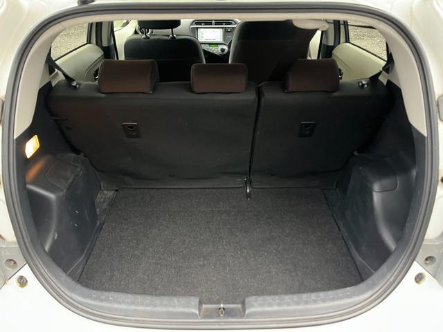 アクア Ｇ　バックカメラ　ナビ　ＴＶ　アルミホイール　オートライト　スマートキー　電動格納ミラー　ＣＶＴ　衝突安全ボディ　ＡＢＳ　ＥＳＣ　Ｂｌｕｅｔｏｏｔｈ　エアコン　パワーステアリング　パワーウィンドウ（18枚目）