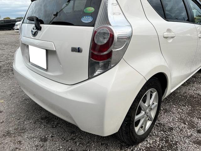 アクア Ｇ　バックカメラ　ナビ　ＴＶ　アルミホイール　オートライト　スマートキー　電動格納ミラー　ＣＶＴ　衝突安全ボディ　ＡＢＳ　ＥＳＣ　Ｂｌｕｅｔｏｏｔｈ　エアコン　パワーステアリング　パワーウィンドウ（21枚目）