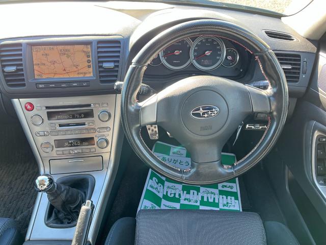 毎回座るフロントシート。運転席は必ず使用する部分ですので、座り心地が重要です！