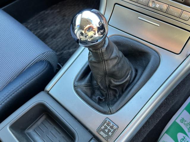 シフトレバー。ぜひ一度お客様の目で確認してください。