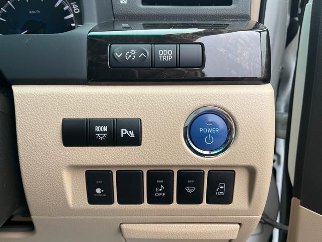 接触を未然に防ぐ、クリアランスソナー搭載です。車を守るためには必須のアイテムですね。