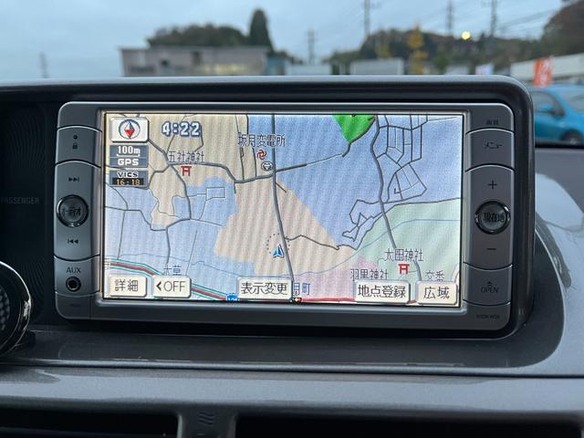 ｉＱ １３０Ｇ　レザーパッケージ　ＥＴＣ　ナビ　ＴＶ　アルミホイール　スマートキー　電動格納ミラー　ＣＶＴ　盗難防止システム　衝突安全ボディ　ＡＢＳ　ＥＳＣ　ＣＤ　ミュージックプレイヤー接続可　エアコン　パワーステアリング（5枚目）