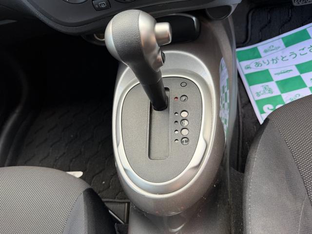 ジューク １５ＲＳ　タイプＶ　ＥＴＣ　バックカメラ　ＴＶ　アルミホイール　電動格納ミラー　ＣＶＴ　衝突安全ボディ　ＣＤ　ＤＶＤ再生　ＵＳＢ　ミュージックプレイヤー接続可　Ｂｌｕｅｔｏｏｔｈ　ＡＢＳ　エアコン　パワーステアリング（8枚目）