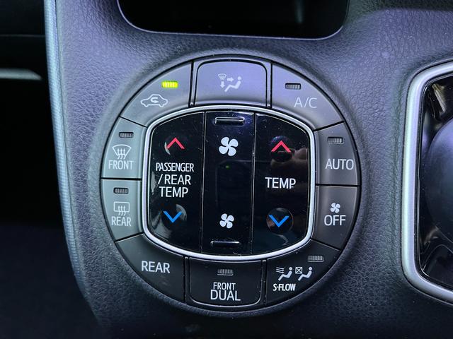 ヴォクシー ハイブリッドＶ　モデリスタエアロ両側電動ドアＬＥＤヘッドＥＴＣスマートキー　ＥＴＣ　オートクルーズコントロール　両側電動スライドドア　ＬＥＤヘッドランプ　スマートキー　電動格納ミラー　シートヒーター　３列シート（5枚目）