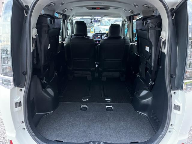 ヴォクシー ハイブリッドＶ　モデリスタエアロ両側電動ドアＬＥＤヘッドＥＴＣスマートキー　ＥＴＣ　オートクルーズコントロール　両側電動スライドドア　ＬＥＤヘッドランプ　スマートキー　電動格納ミラー　シートヒーター　３列シート（18枚目）