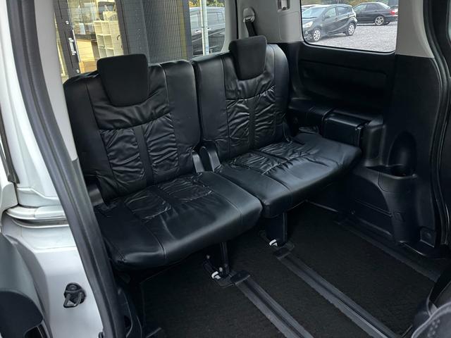 ヴォクシー ハイブリッドＶ　モデリスタエアロ両側電動ドアＬＥＤヘッドＥＴＣスマートキー　ＥＴＣ　オートクルーズコントロール　両側電動スライドドア　ＬＥＤヘッドランプ　スマートキー　電動格納ミラー　シートヒーター　３列シート（27枚目）