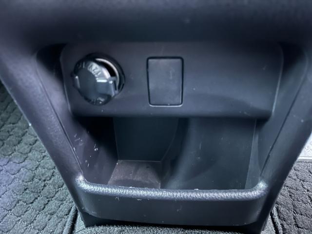 ヴォクシー ハイブリッドＶ　モデリスタエアロ両側電動ドアＬＥＤヘッドＥＴＣスマートキー　ＥＴＣ　オートクルーズコントロール　両側電動スライドドア　ＬＥＤヘッドランプ　スマートキー　電動格納ミラー　シートヒーター　３列シート（29枚目）