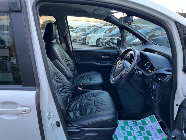 ヴォクシー ハイブリッドＶ　モデリスタエアロ両側電動ドアＬＥＤヘッドＥＴＣスマートキー　ＥＴＣ　オートクルーズコントロール　両側電動スライドドア　ＬＥＤヘッドランプ　スマートキー　電動格納ミラー　シートヒーター　３列シート（31枚目）