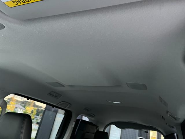 ヴォクシー ハイブリッドＶ　モデリスタエアロ両側電動ドアＬＥＤヘッドＥＴＣスマートキー　ＥＴＣ　オートクルーズコントロール　両側電動スライドドア　ＬＥＤヘッドランプ　スマートキー　電動格納ミラー　シートヒーター　３列シート（43枚目）