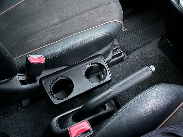 プレマシー ２０Ｓ　プレステージスタイル　バックカメラ　ＴＶ　両側電動スライドドア　オートライト　ＨＩＤ　キーレスエントリー　アイドリングストップ　電動格納ミラー　３列シート　ＡＴ　アルミホイール　ＣＤ　ＤＶＤ再生　ＵＳＢ　Ｂｌｕｅｔｏｏｔｈ（11枚目）