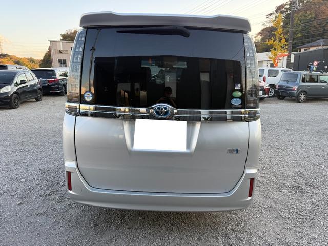 ヴォクシー ハイブリッドＸ　ドライブレコーダー　ＥＴＣ　バックカメラ　ＴＶ　両側スライド・片側電動　ＬＥＤヘッドランプ　スマートキー　電動格納ミラー　３列シート　ＣＶＴ　アルミホイール　盗難防止システム　衝突安全ボディ　ＡＢＳ（15枚目）