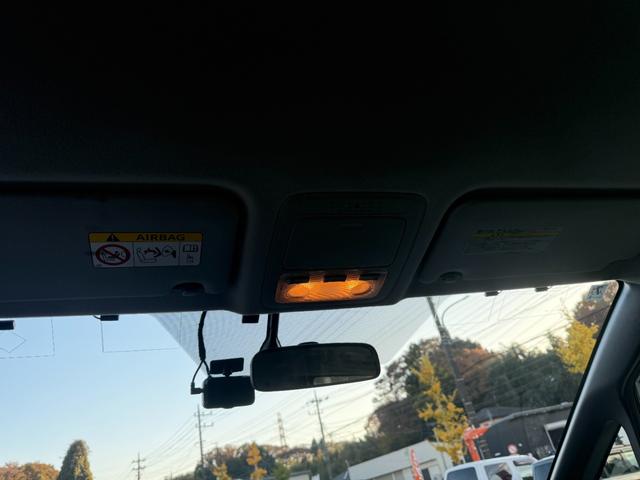 ヴォクシー ハイブリッドＸ　ドライブレコーダー　ＥＴＣ　バックカメラ　ＴＶ　両側スライド・片側電動　ＬＥＤヘッドランプ　スマートキー　電動格納ミラー　３列シート　ＣＶＴ　アルミホイール　盗難防止システム　衝突安全ボディ　ＡＢＳ（26枚目）